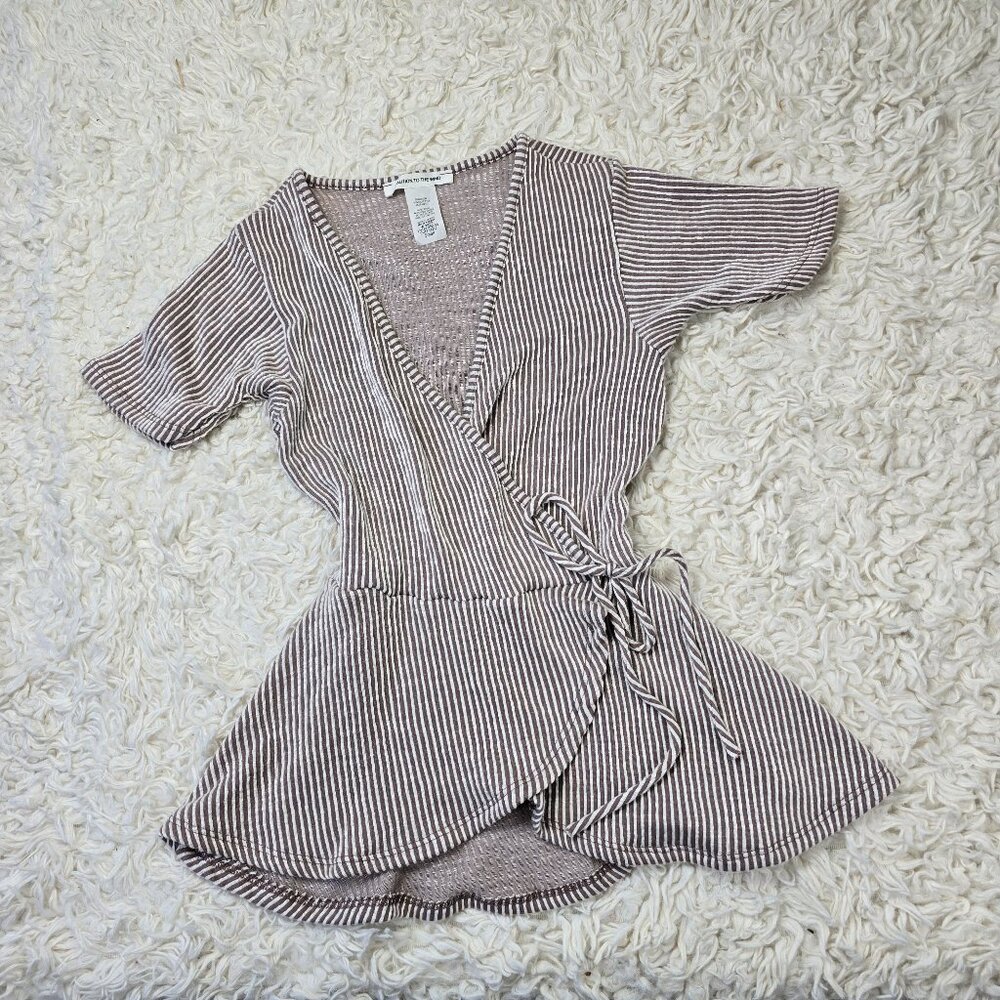 Caution to The Wind  Faux Wrap Top with Tie, Size Small